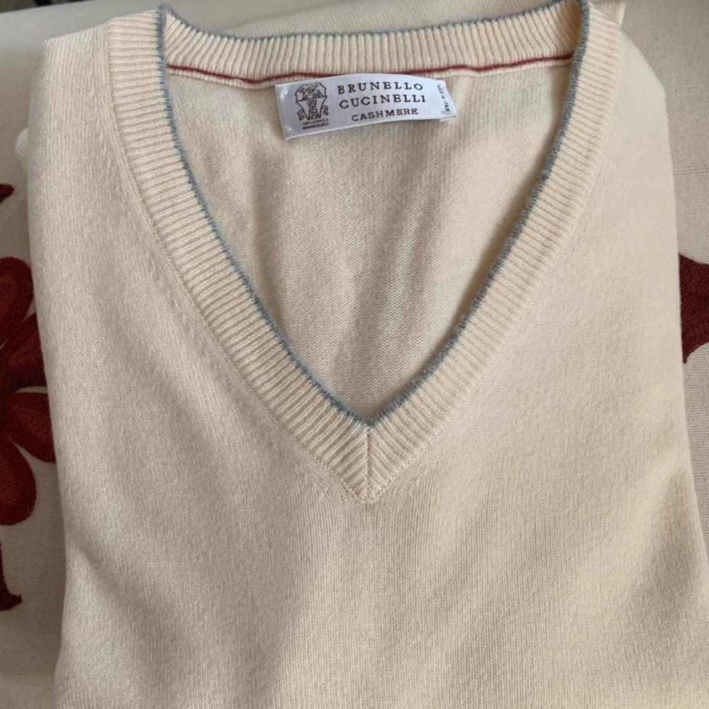 Brunello Cucinelli cashmere gently used. Large size